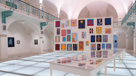 Pohled do výstavy Obrazy, slova, kosatce foto Matěj Kania